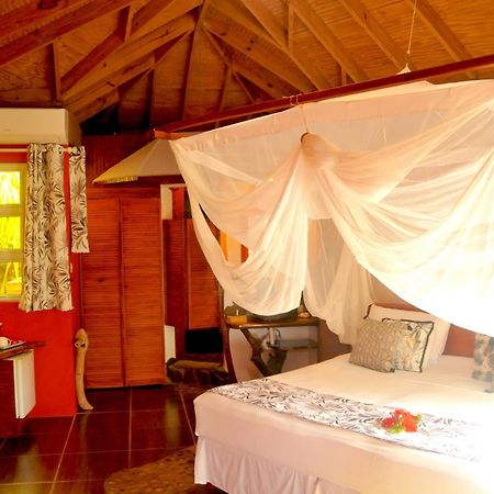 Mango Island Lodges Saint Joseph Esterno foto