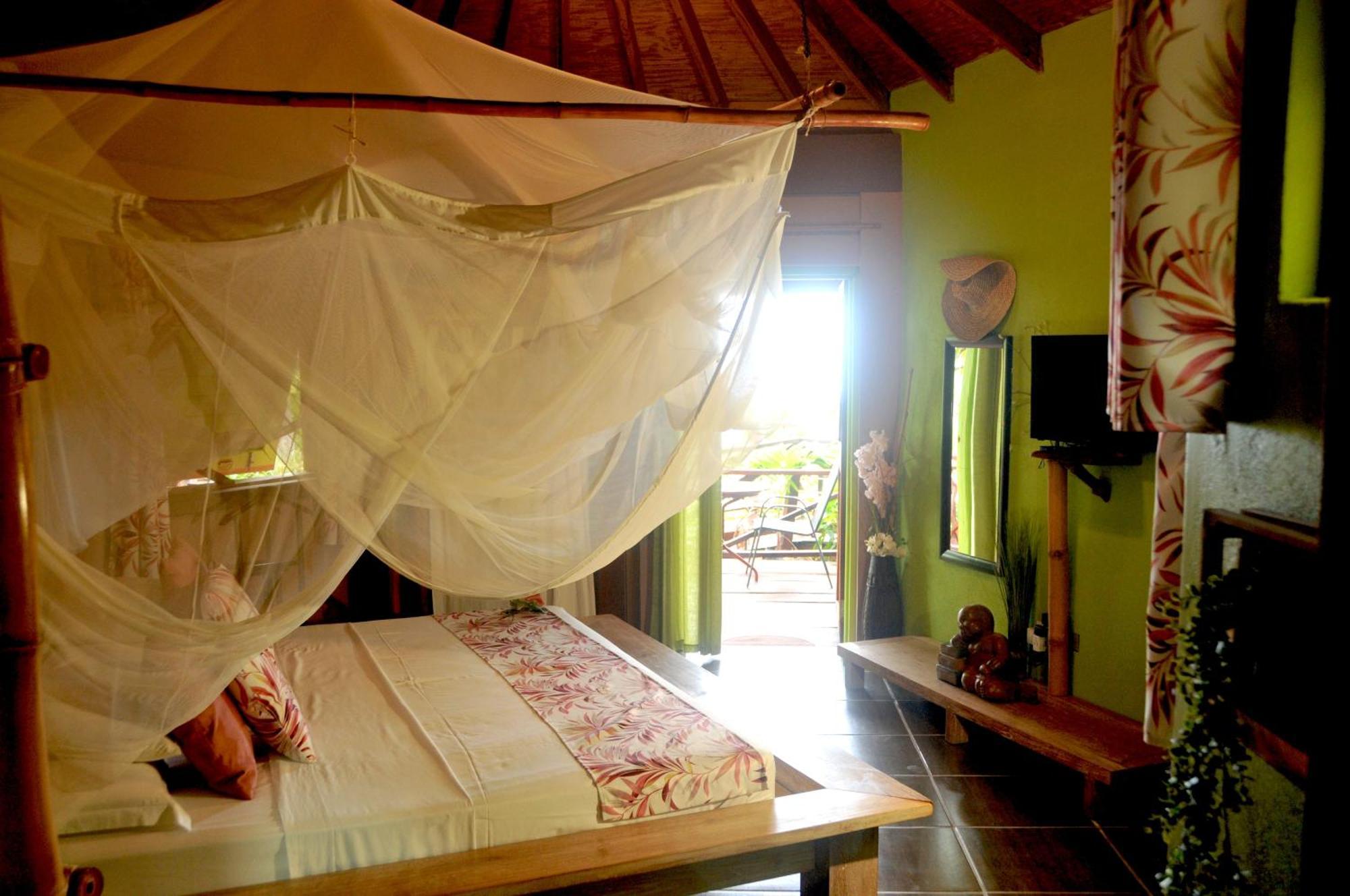Mango Island Lodges Saint Joseph Esterno foto