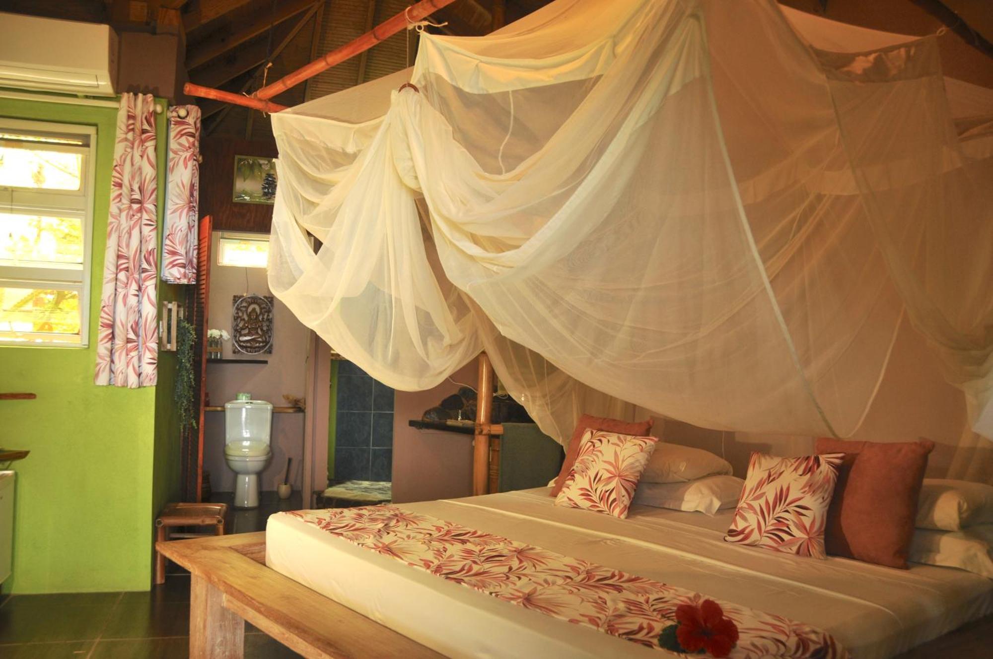 Mango Island Lodges Saint Joseph Esterno foto
